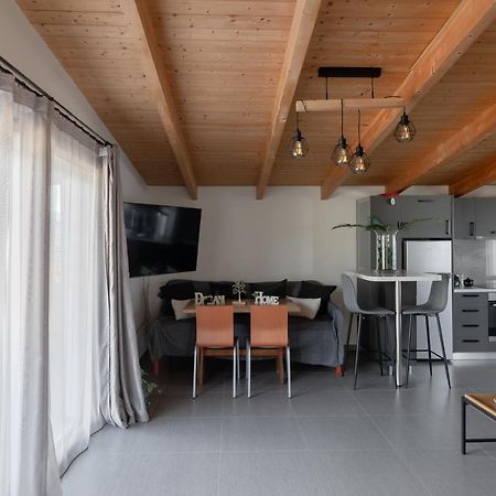 Deluxe Διαμερισμα Apartment Patras Exterior photo