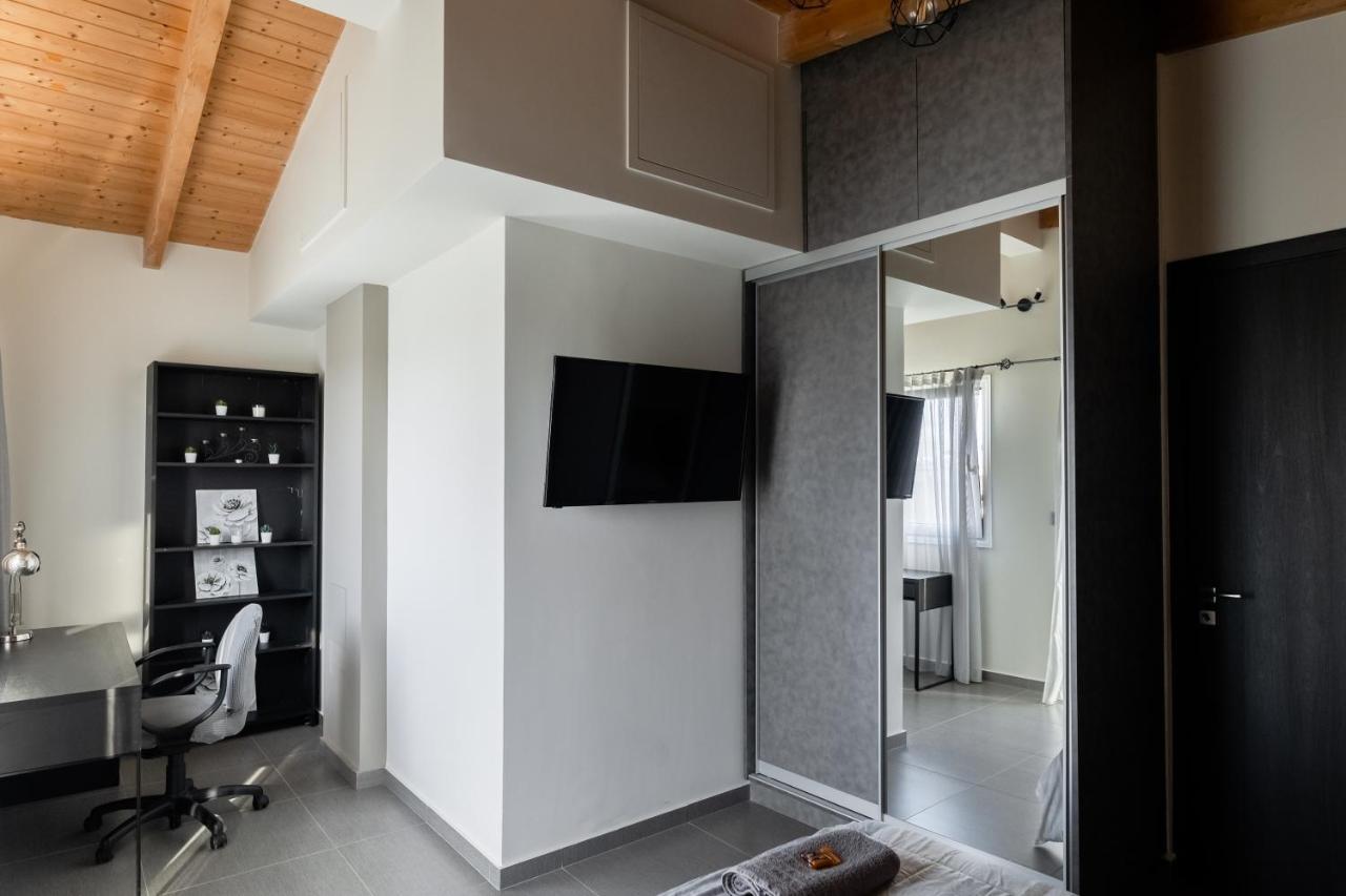 Deluxe Διαμερισμα Apartment Patras Exterior photo